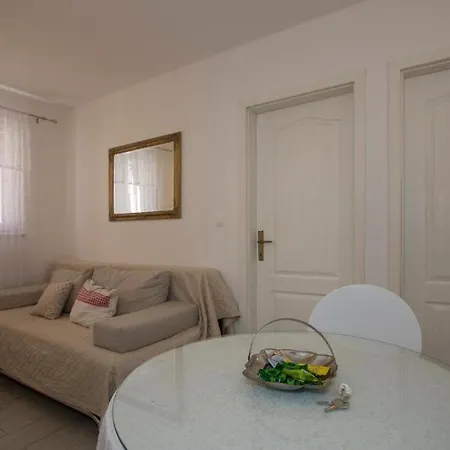 Apartment Petra *