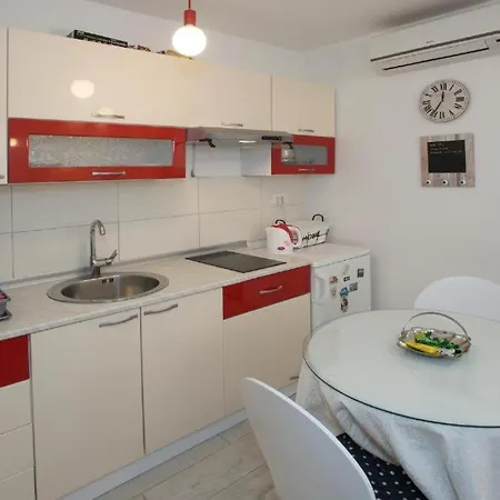 Petra Apartment *